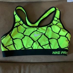 Women’s sports bra